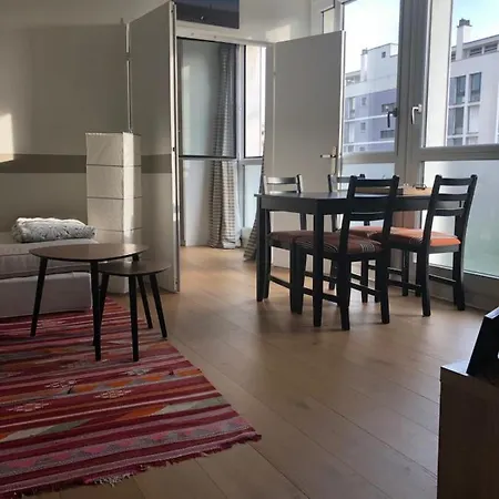 Beautiful Bright, Cosy Apt Near Parc De Belleville Paris